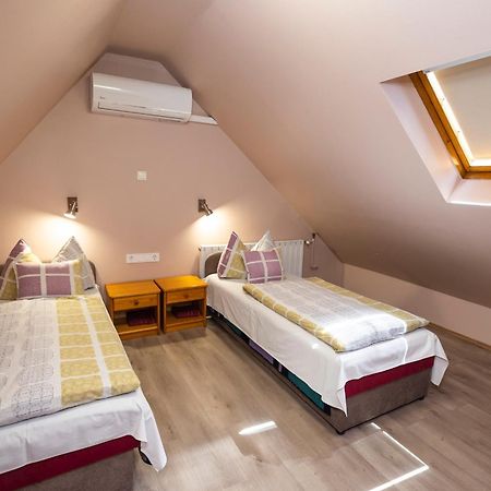 Cecey Apartman 에게르 외부 사진